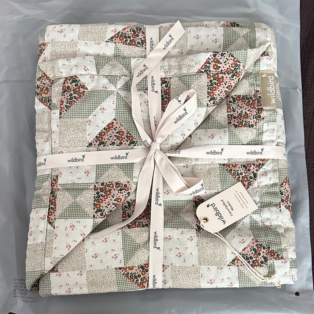 WildBird Floral Patchwork Quilt - Green and Cream